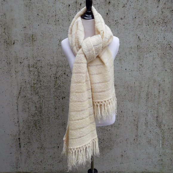 Vintage AU TERROIR cream / beige scarf, Canada - Picture 2 of 7